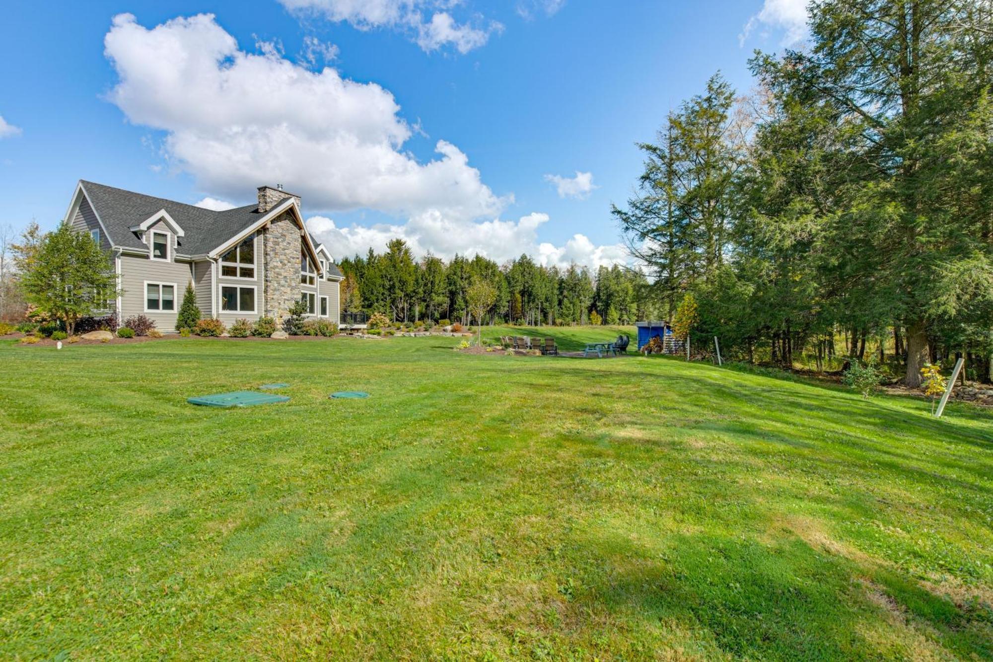 Spacious And Secluded Fire Pit Holiday home