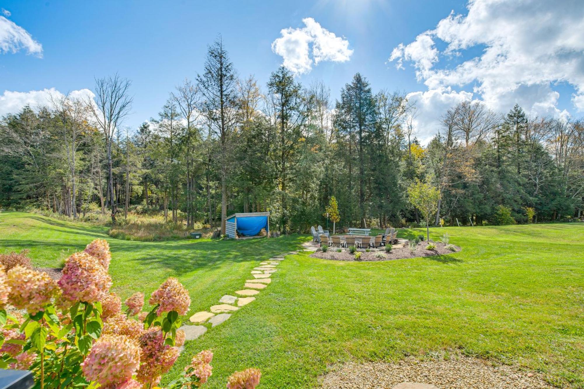 Holiday home Spacious And Secluded Fire Pit *