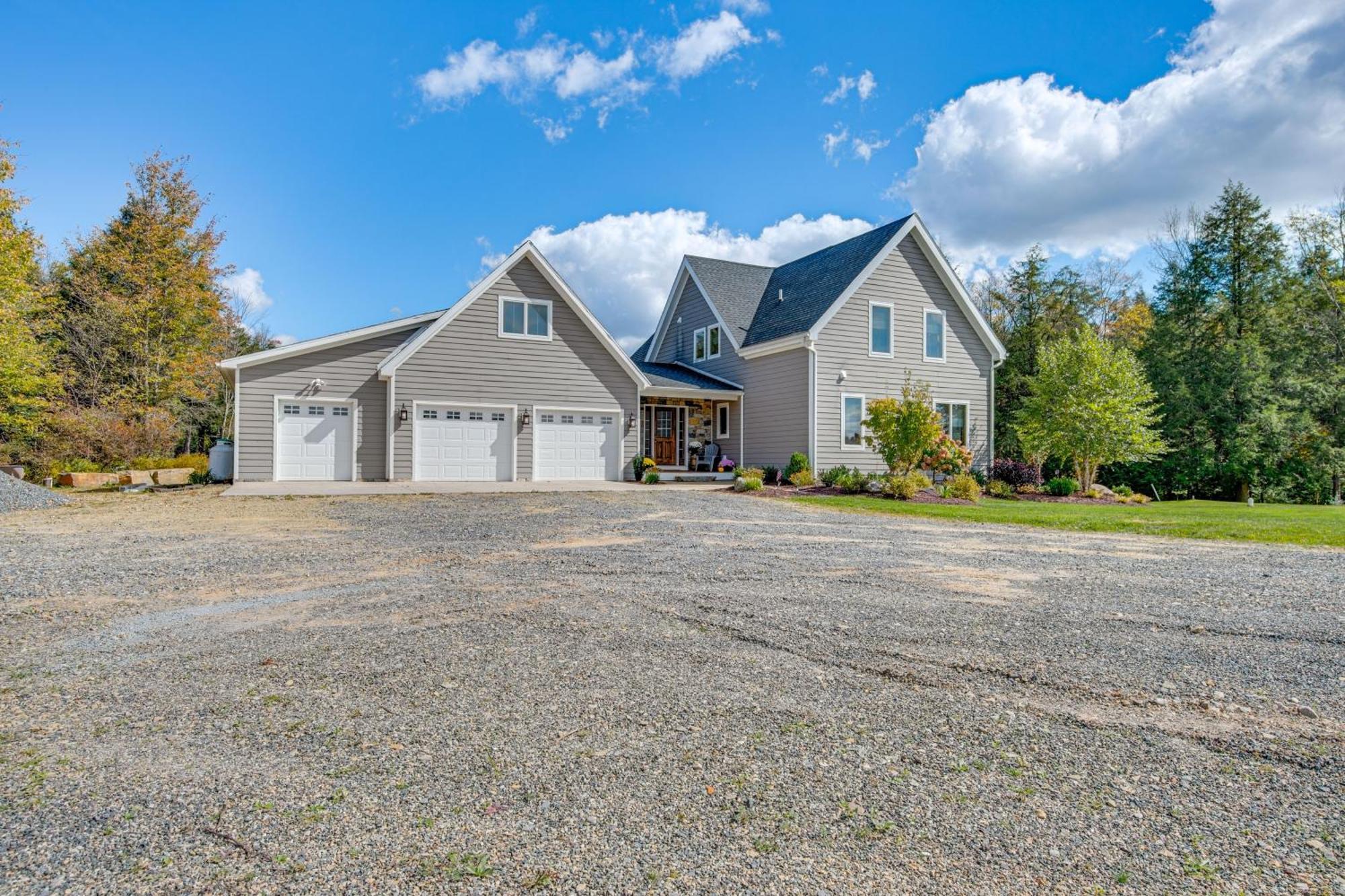 Spacious And Secluded Fire Pit Holiday home Forksville